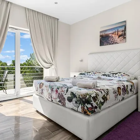 B&B Manuela 4*