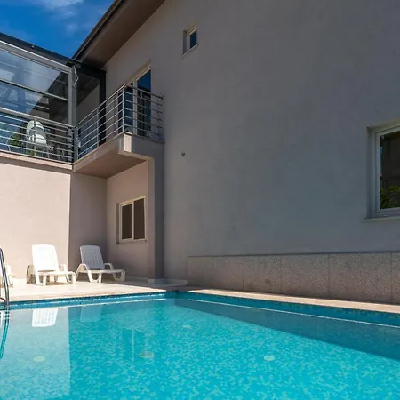 B&B Manuela 4*